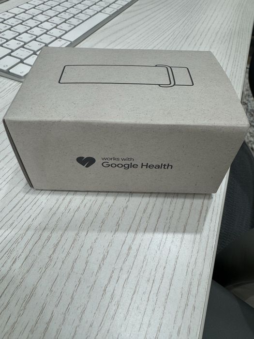 Продам Google Fitbit Air фитнес-трекер