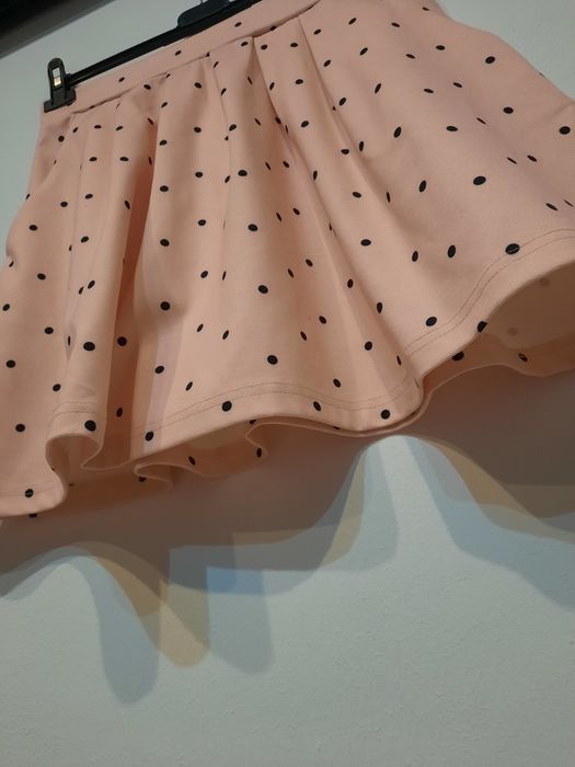 Fusta cu buline și buzunare