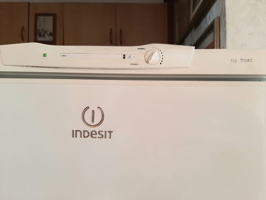 Холодильник indezit