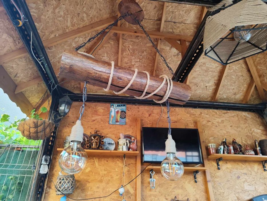 Дървена лампа рустикален стил