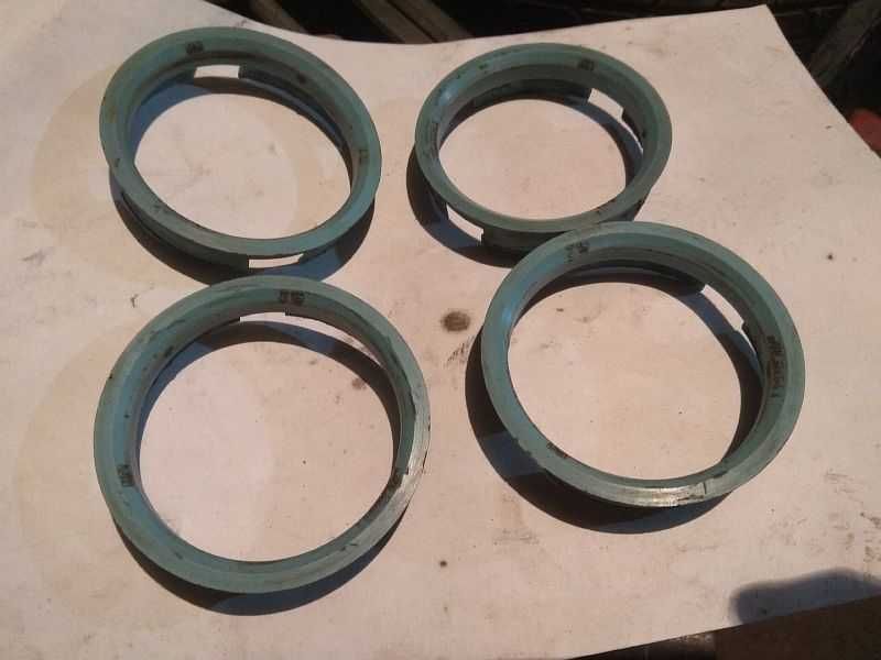Продам пластмассовые центровочные кольца с 72.6 на 64.1 мм. 5000 тг.