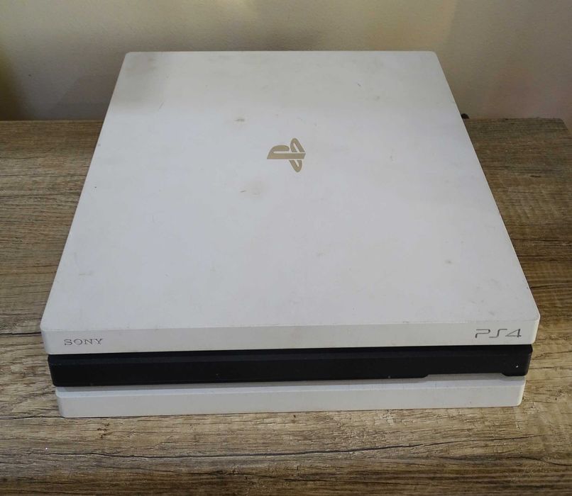 Работещ Плейстеишън PlayStation PS 4 Pro