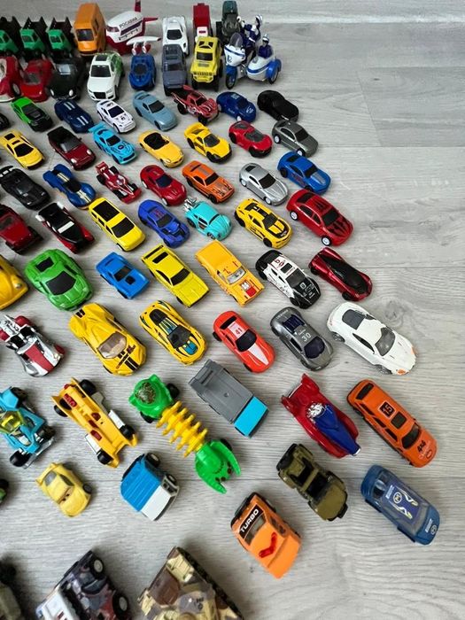 Срочно!!! Машинки детские маленькие