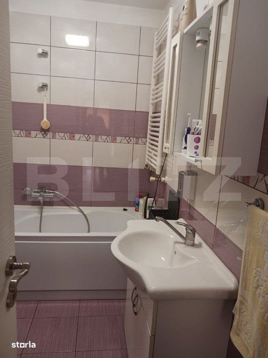 O locuinta versatila, cu doua apartamente independente, Zona  Fabric