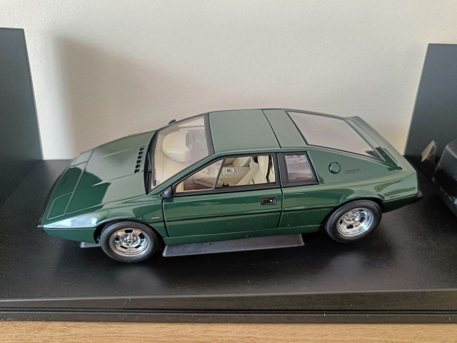 Lotus Esprit, Autoart 1:18