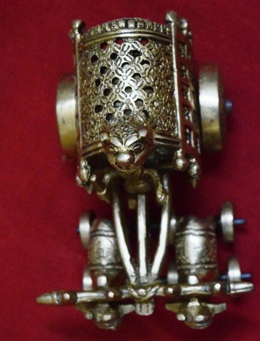 Superbă sculptura din bronz masiv Dore filigranata o lucrare de foarte