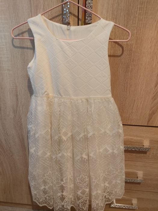 Продам платье для девочки