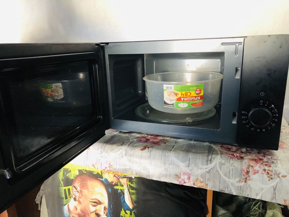 Продам микроволновку Hansa