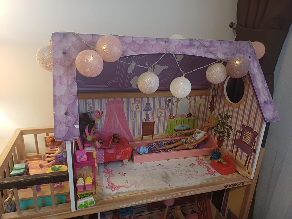 Căsuța de păpuși din lemn KidKraft