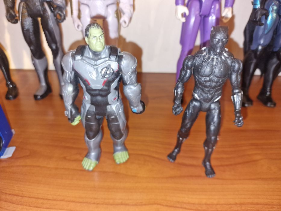 Figurne supereroi marvel si dc