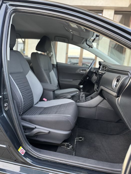 Toyoya Auris 1.6 D-4D Executive 2016 Facelift  Accept variante