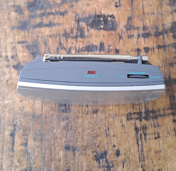 радио транзистор с часовник аларма плъзгащо се мазно