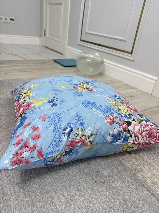 Продам новые подушки чистые 70*70