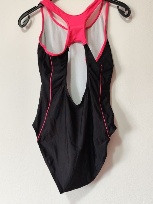 Slagenzer costum de baie