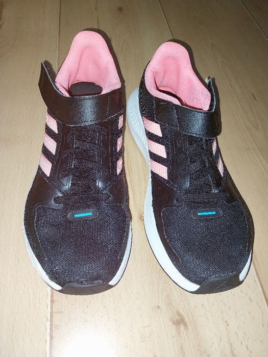 Маратонки Adidas н.38, 23.5 см