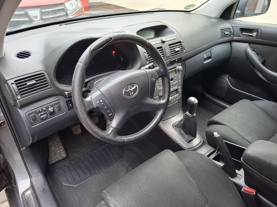 Toyota avensis 2004/ schimb cu remorcă