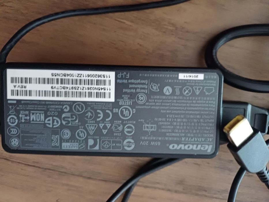 Оригинално зарядно за лаптоп Lenovo