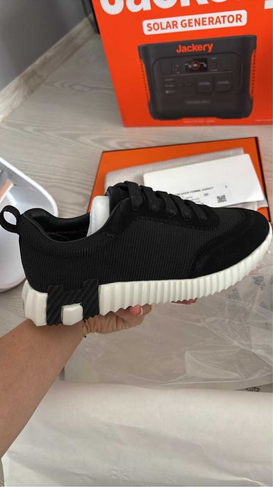 Vand papuci dama noi in cutie proprie