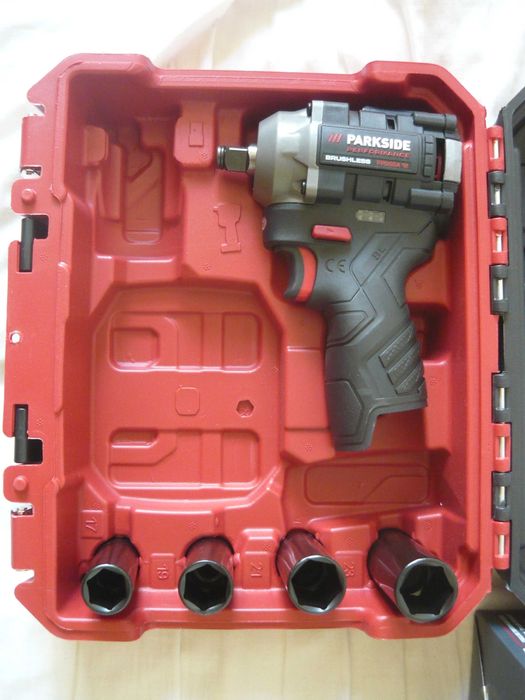 Pistol roți impact Parkside negru NOU 350 Nm pe acumulator 12 V (neinclus, disponibil separat)
