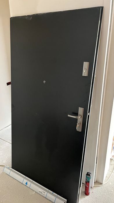 Usa de intrare apt latime 1m: Porta Opal RC2