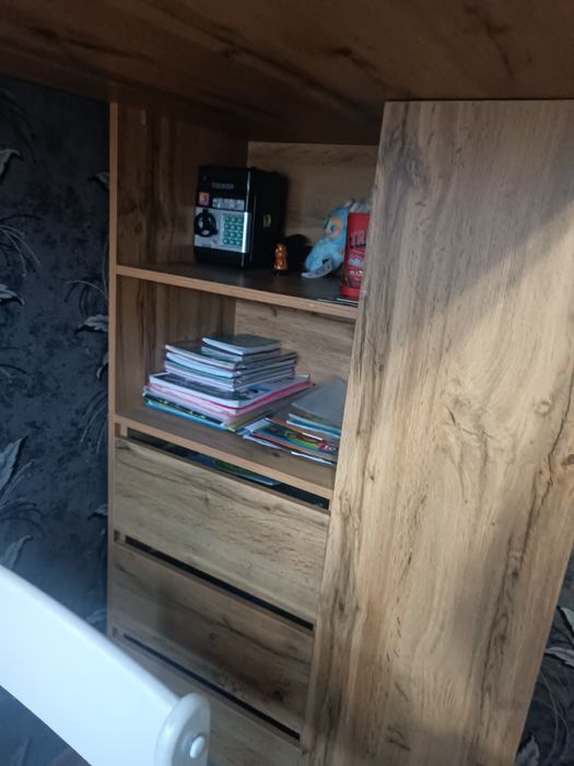 Кровать детская со столом и шкафами