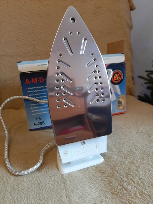 Fier de calcat AMD ZOZ A-20S 1200W , Talpa Inox , 0.3L , Alb/Roz