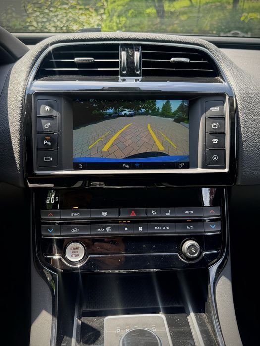 Jaguar XE 2.0d Cutie automata ! Garantie 12 Luni