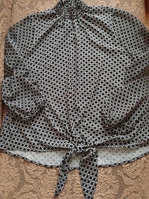 Две Дамски ризи в черно и бяло