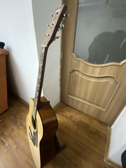 Продается гитара Yamaha F310 + Чехол + Капо + Стойка