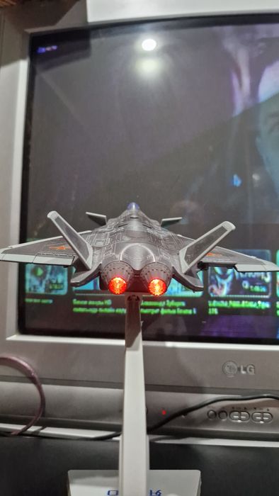 Продам сувенирный самолёт.