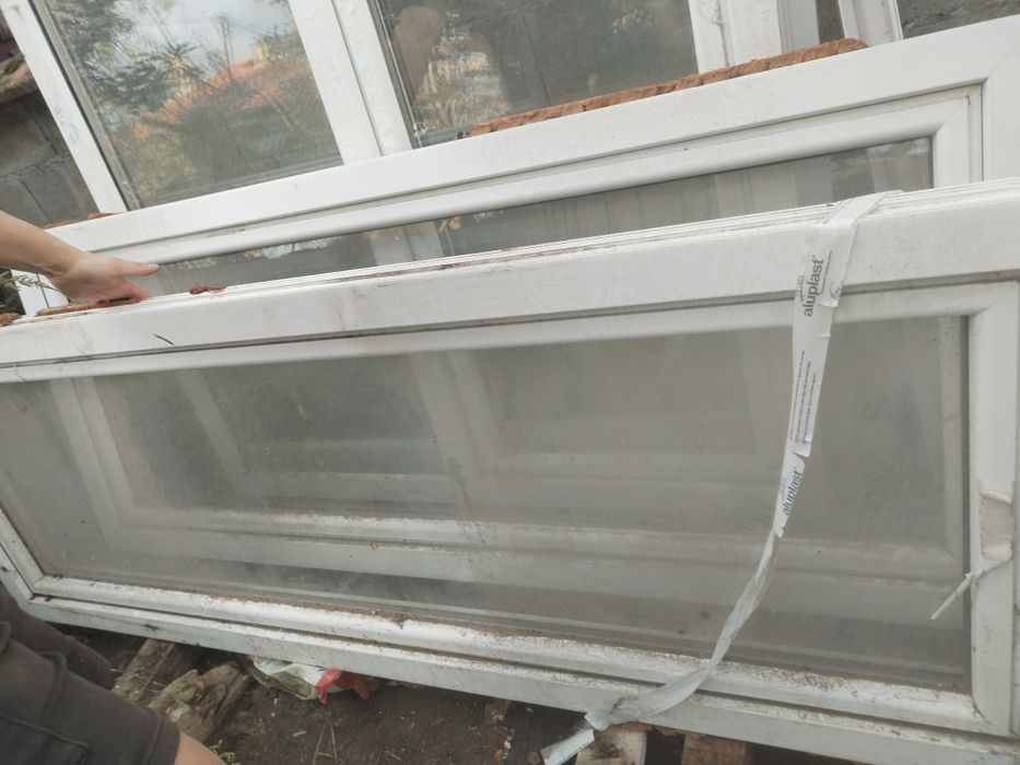 Продавам  дограма Rehau