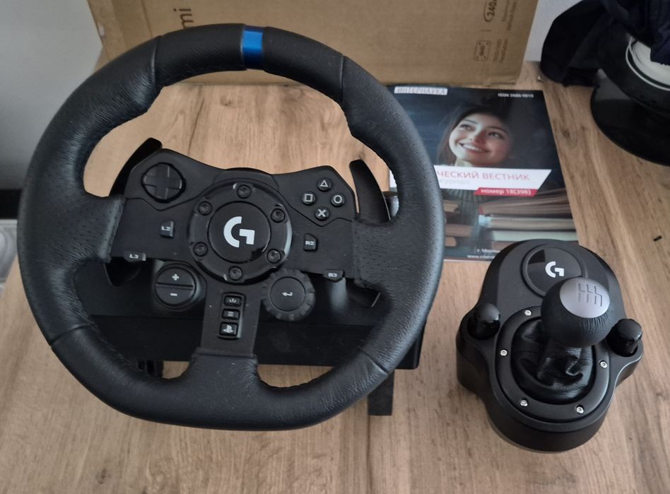 Руль Logitech G923 - в идеальном состоянии