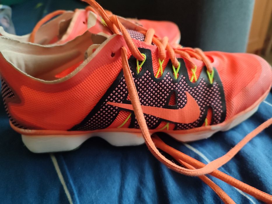 Vând pantofi sport Nike