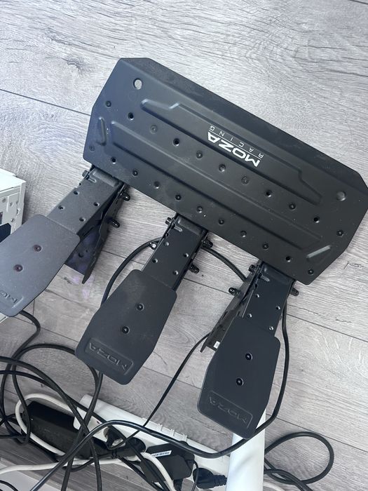 Moza R5 Bundle + Shifter + Clutch
