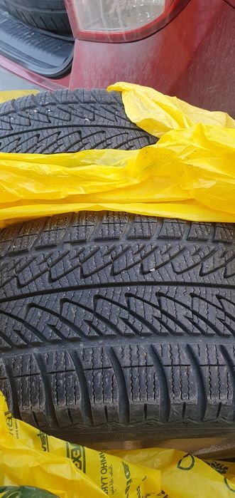 235/55/17 goodyear ultragrip 2 броя зимни гуми над  6мм