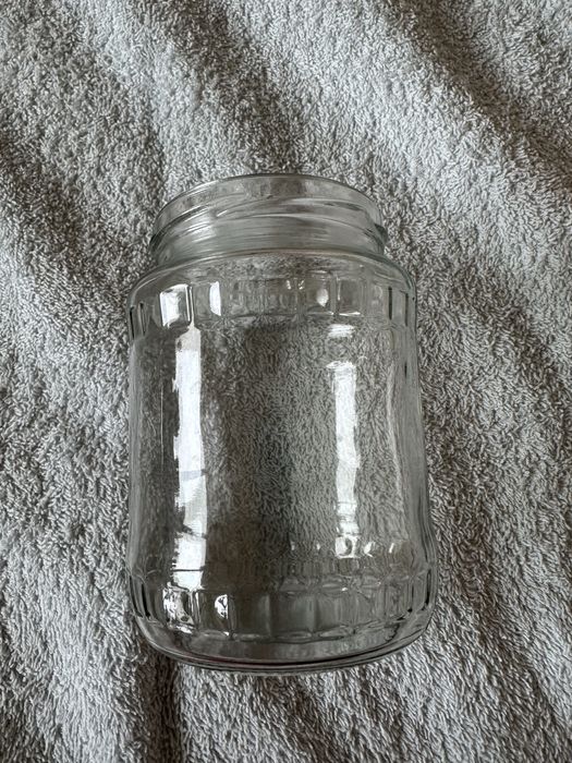 Продавам стъклени буркани