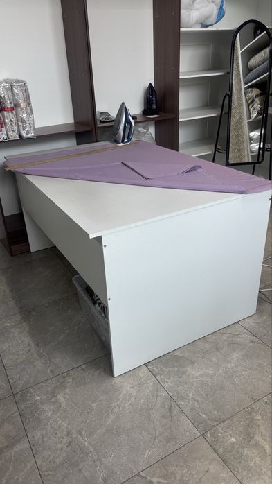 Продам раскроечный стол 150/100