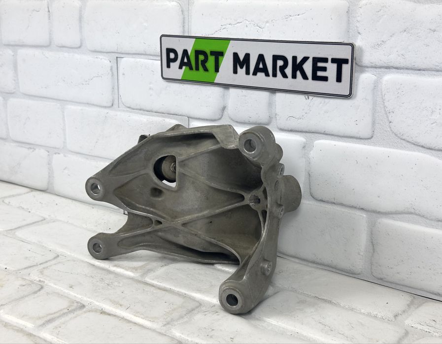 Стойка двигател AUDI 3.0TDI CRT 4M0199308AT