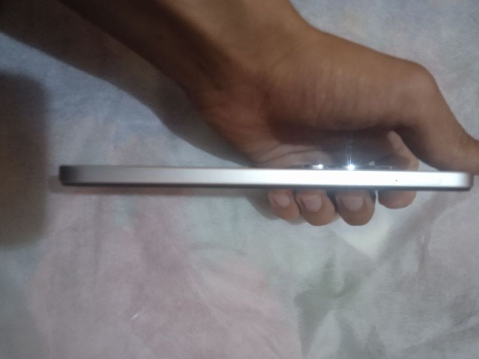 Infinix hot 60 8/128gb srochna