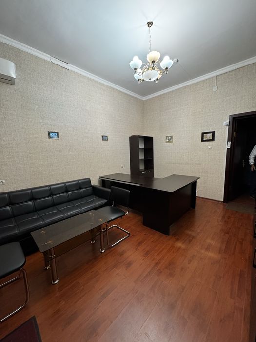 СРОЧНО! Офис на первой линии, Яккасарайский р-н, наличие парковки