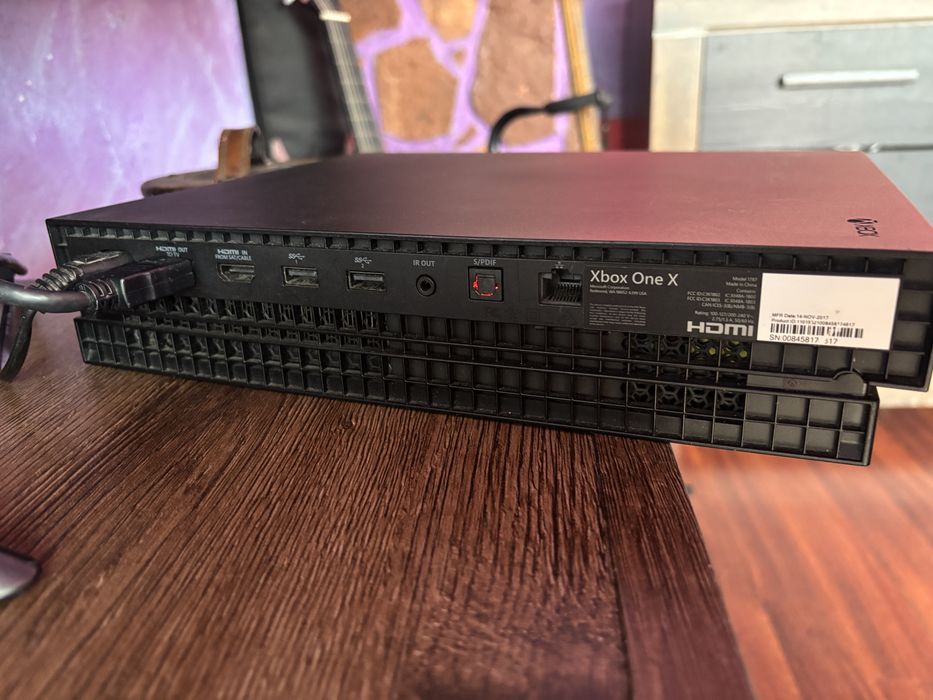 Xbox ONE X 1TB+ fifa подарък