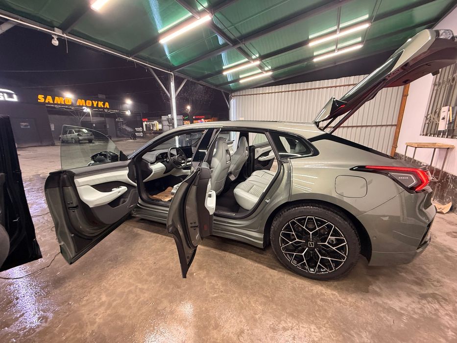 Zeekr 001 2025 — 2