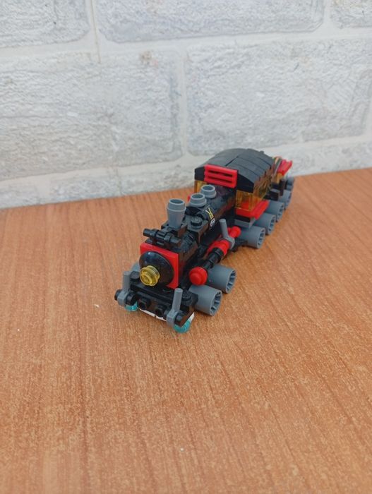 Конструктор "Лего" паровоз
