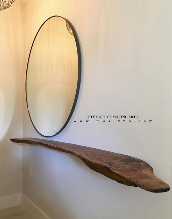 Дървен рафт. Рафт от дърво. Барплот. Дървен плот