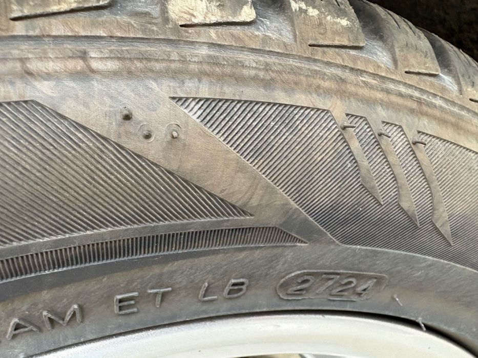 Set cauciucuri Laufenn iarna si Hankook vara
