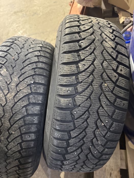 Шины шипов 215/70/16  2 шт