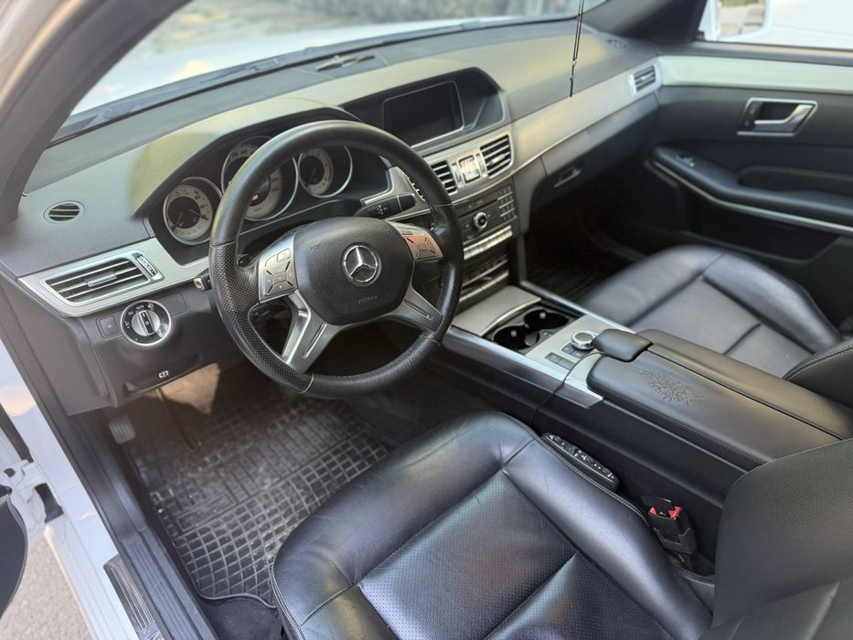 Mercedes-Benz E 220