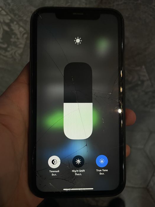 Продается Iphone XR 64gb (83%)