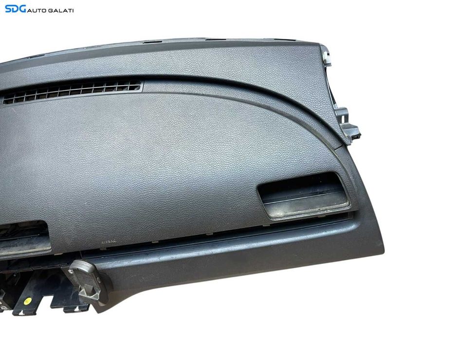 Plansa Bord Goala Dezechipata Volkswagen Passat B6 2005 - 2010 Cod 3C1819634H 3C1819634J [LC0391]