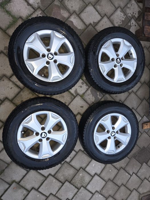 Jante aliaj pe 16 Duster cu anvelope 215 65 16
